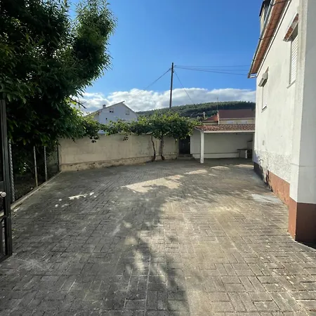 Refugio Rocas بيت للعطل