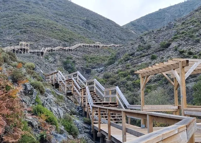 Refugio Rocas كاستانهيرا دي بيرا